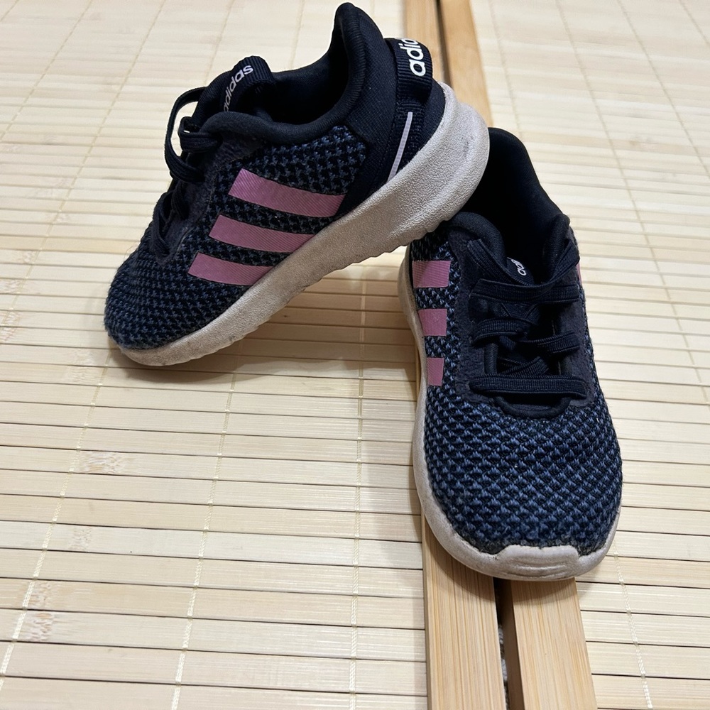 adidas Racer TR 2.1 Athletic Sneakers
 Size:6K